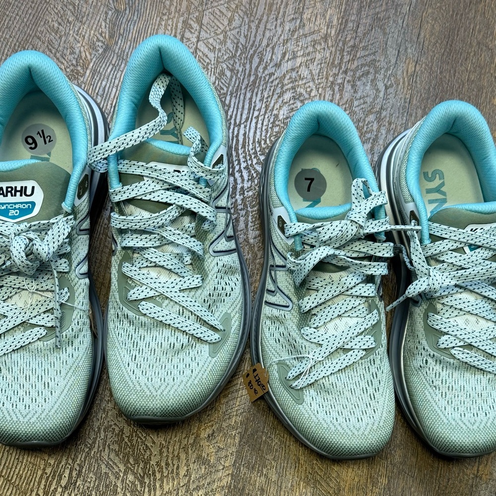 KARHU synchron2.0 women’s running/ walking tennis shoes.